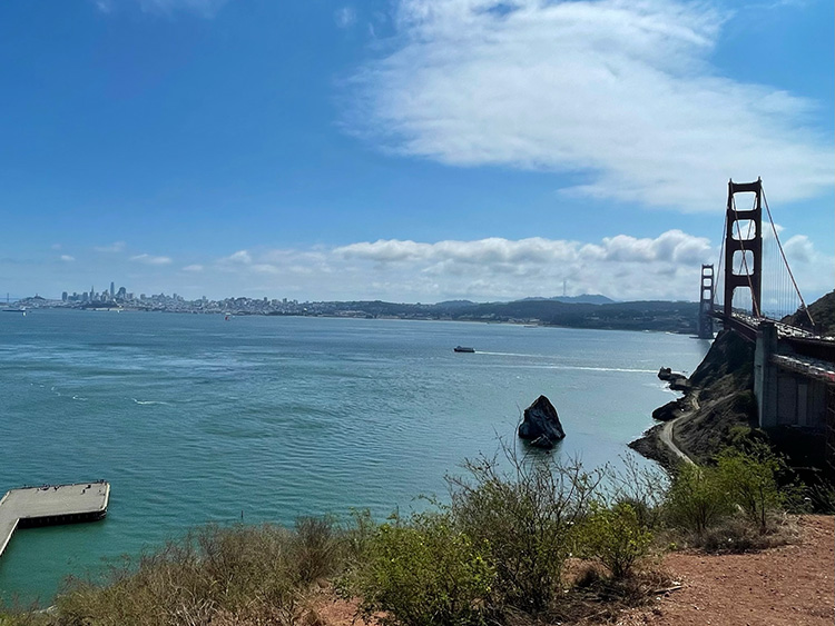 Met de hop on hop off bus door San Francisco - Golden Gate Bridge