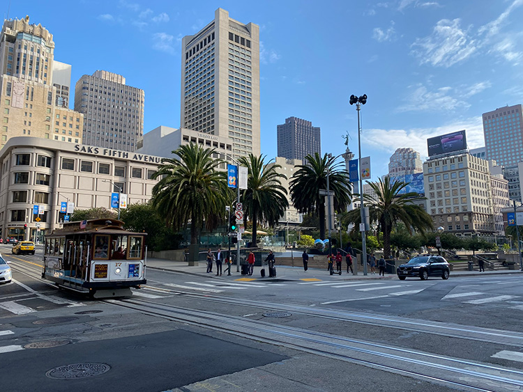 Met de hop on hop off bus door San Francisco - Union Square