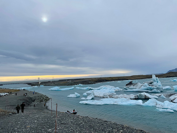 Ontdek Jökulsárlón - gletsjermeer in IJsland - drijvende ijsblokken