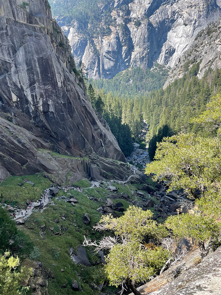 Bovenaan de Mist Trail - Vernall Fall Yosemite