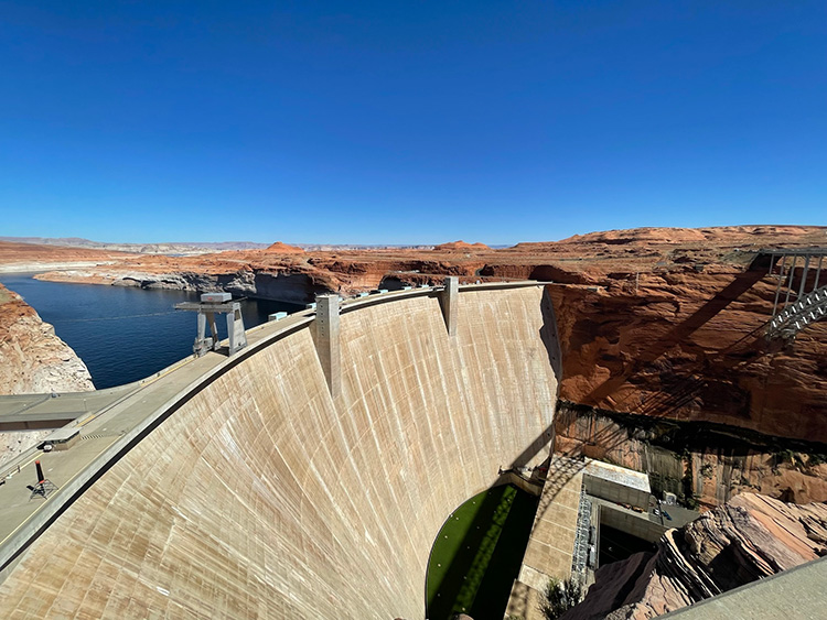 Bekijk de enorme Glen Canyon Dam