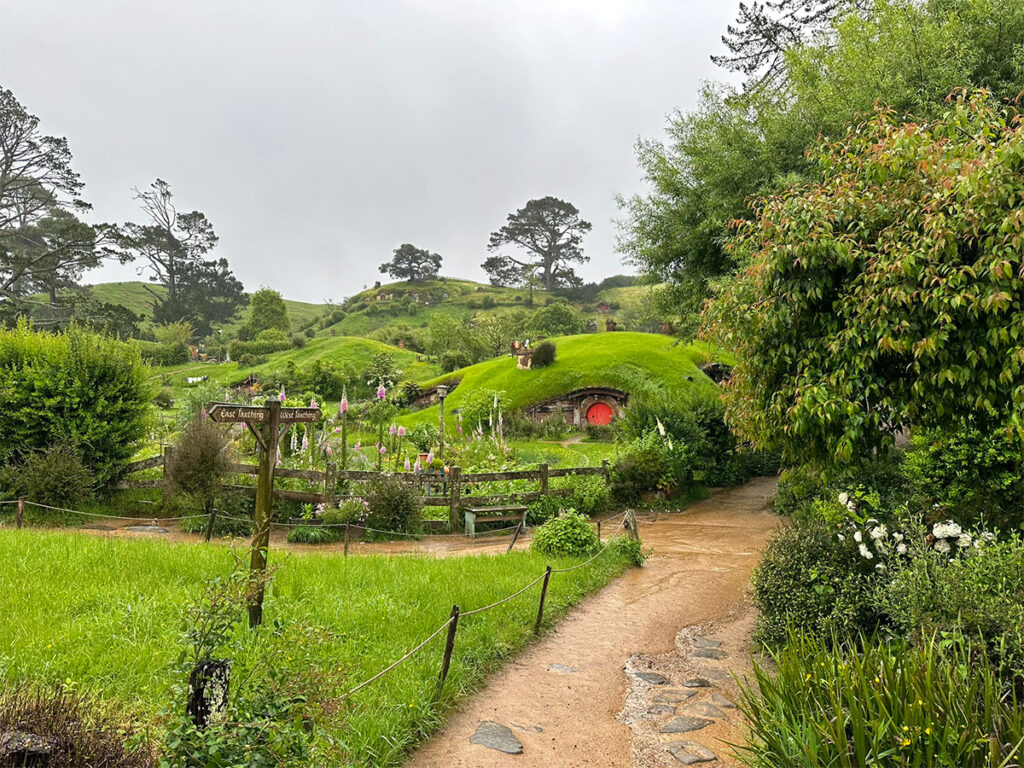 Overview op the shire hobbiton