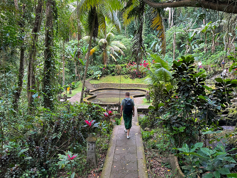 Wandelen bij Olifantengrot Goa Gajah bij Ubud