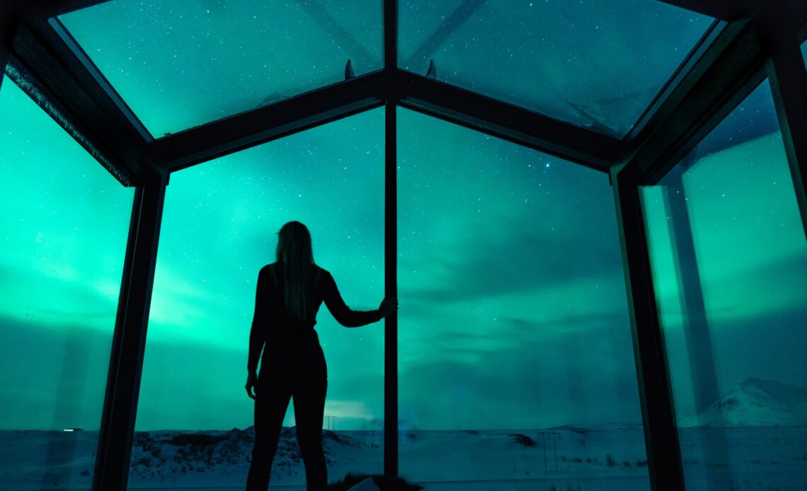De mooiste bubbles, domes en iglo’s in IJsland: slapen onder het Noorderlicht