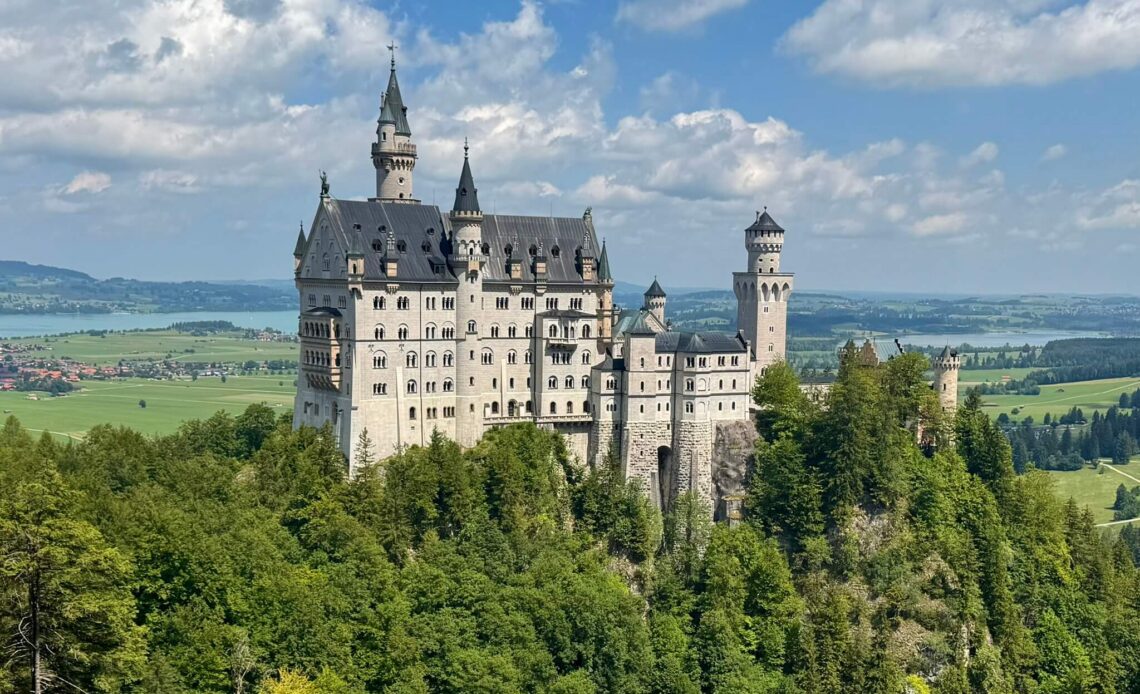 Slot Neuschwanstein bezoeken sprookjeskasteel met beroemde brugfoto